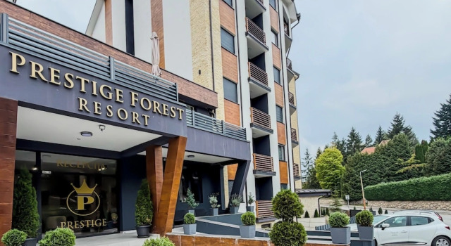 Prestige Forest Resort Zlatibor Wellness & Spa, Забронировать Курортный отель Отели Центральной Сербии с парковкой, Парковка