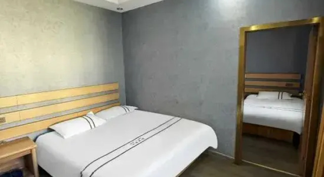 Люкс Urumqi Jiangxi Express Hotel