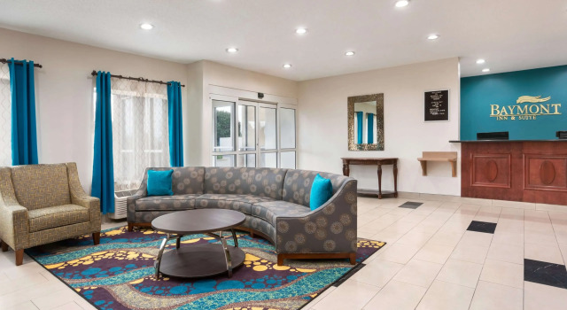 Baymont Inn and Suites Evansville, Rezerwuj Hotel Hotele w Evansville z parkingiem, Parking