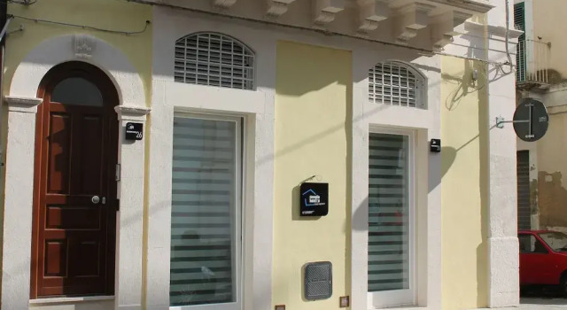 Destefano Central Apartment with Balcony