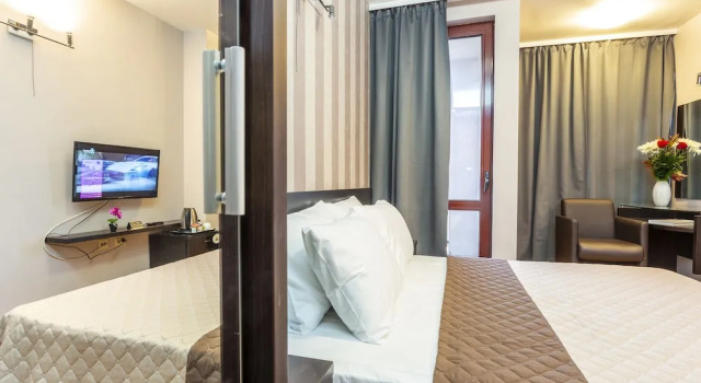 Двухместный номер Deluxe с балконом CityHome Aparthotel