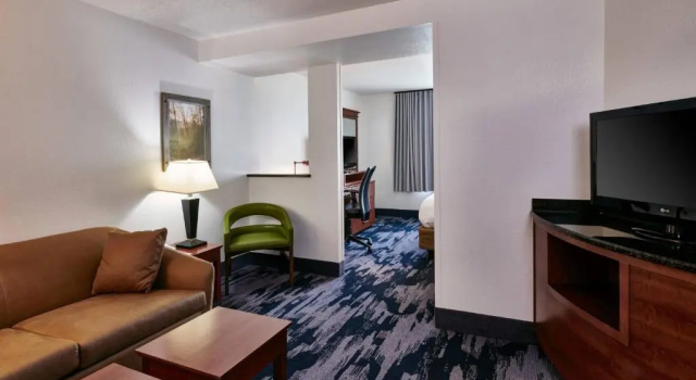 Студия Fairfield Inn & Suites by Marriott Detroit Livonia