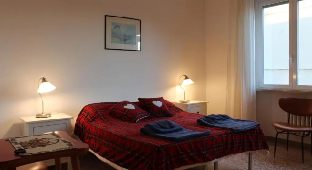 Vado al cento, Rezervovat Hotel Ancona 