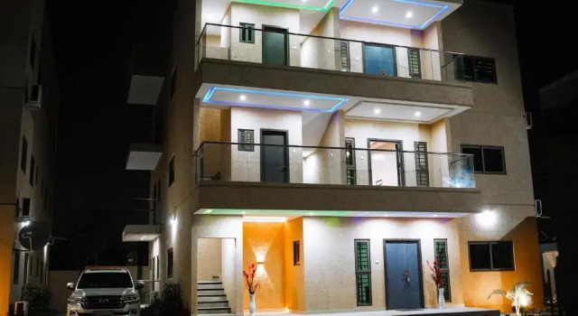 Immaculate 3-bed Apartment in Accra, Book Lejlighed Hoteller i Greater Accra med parkering, Parkering