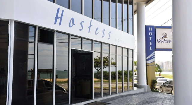 Hostess Hotel