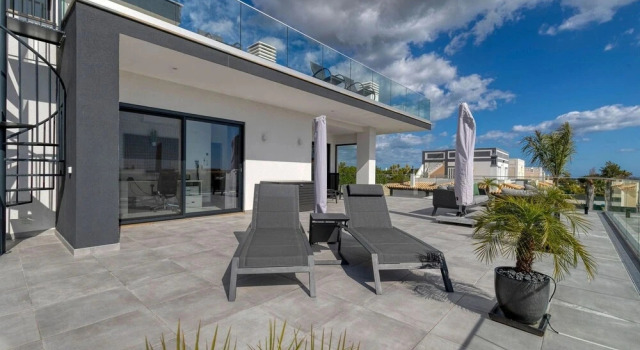 Коттедж Manatee Modern Luxurious Villa