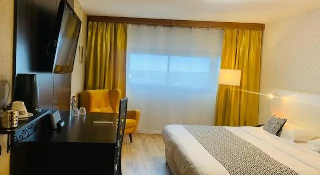 Номер Premium Grand Hôtel de Nîmes 4 étoiles