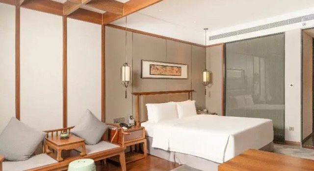 Двухместный номер Business с балконом Grand Skylight International Hotel Pingshan