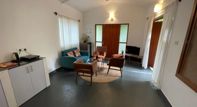 Cheerful 2-Bedroom Villa with Private Plunge Pool, Candolim, Goa, Boek Villa Candolim Noord-Goa