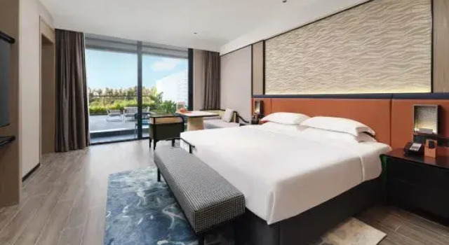 Семейный люкс с видом на сад Blue Sea Hotel At Tianya Sanya
