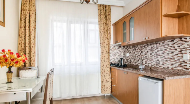 Апартаменты с балконом Camelot Apartment