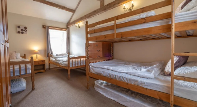 Hulmes Vale House - Sleeps 14 - Peak District, Varaa Lomakoti Huvilat kohteessa Derbyshire, Villa