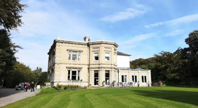 Cleatham Hall, Rezervați Bed and Breakfast Hoteluri de afaceri în Merseyside, 4* 5*