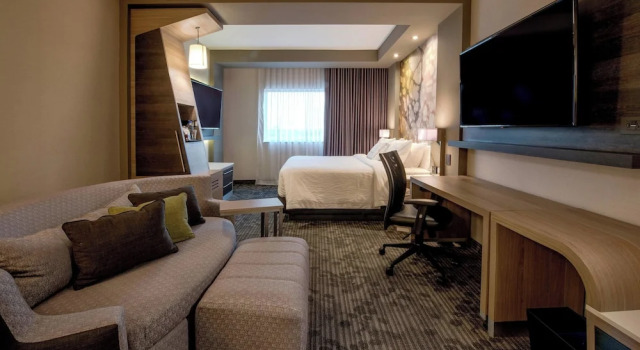 Люкс Courtyard by Marriott San Luis Potosi, Los Lagos