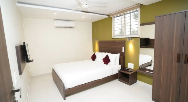 Hotel Metropolis, Buchen Sie Hotel Hubli-Dharwar Karnataka
