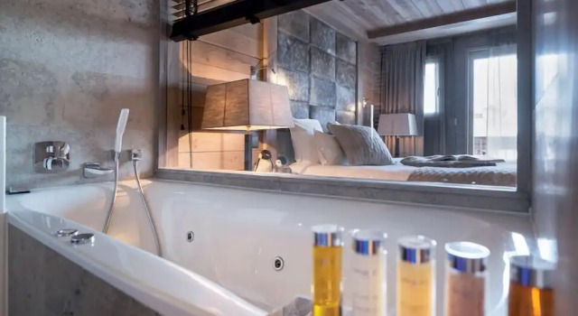 Номер Deluxe Grandes Alpes Hotel