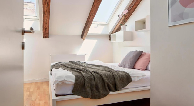 Bright Loft in New Town by Prague Days, Забронировать Отель Прага Чехия, рядом с Каролинум