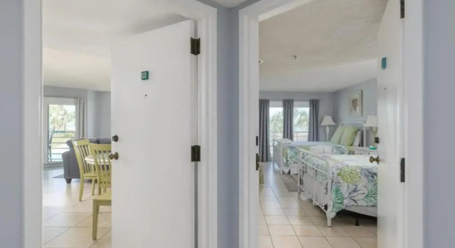 3125 Villamare, Забронировать Отель Отели Южной Каролины с бассейном, Бассейн