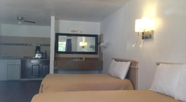 Номер Deluxe Mount-N-Lake Motel