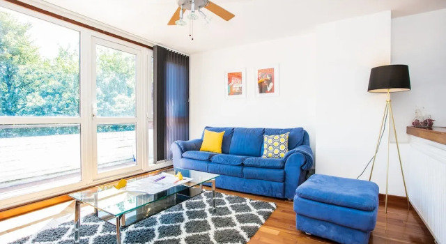 2 Bedroom Flat In Old Street With Private Balcony, Varaa Huoneisto Asunnot kohteessa Merseyside, Huoneisto