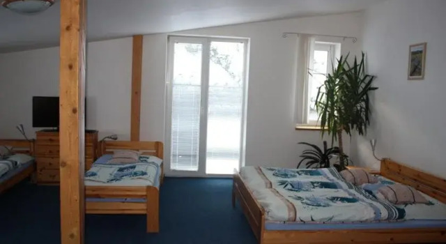 Apartmány Doma, Rezerwuj Hotel Hotele w Jizera Mountains z parkingiem, Parking