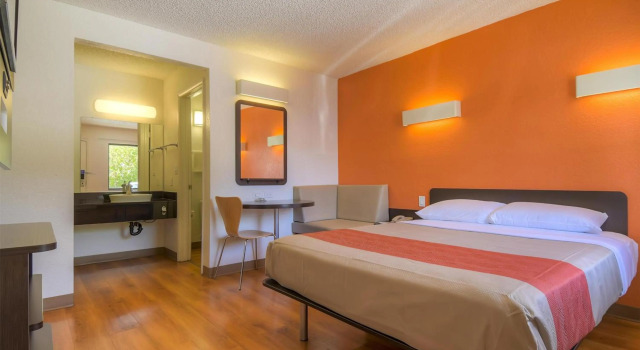 Motel 6 Las Vegas, NV – I-15 Stadium