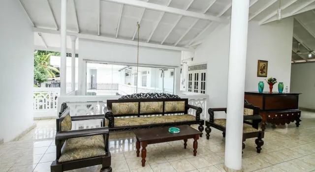 OYO 347 Hotel Empryean, Reserva ahora Hotel Katunayake Distrito de Gampaha