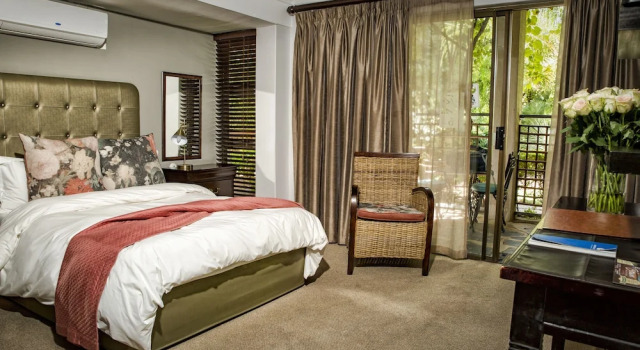 Двухместный номер Standard с балконом Browns Manor