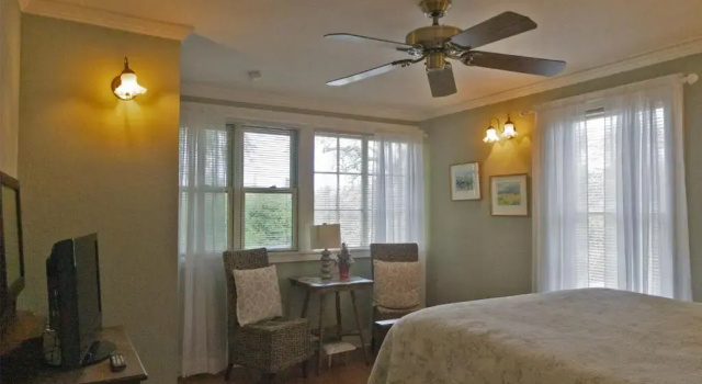 Cinnamon Bear Creekside Inn, Забронировать Отель «постель и завтрак» Сонома Wine Country - Northern California, рядом с General M G Vallejo Home