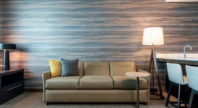 Четырёхместный люкс c 1 комнатой Residence Inn by Marriott Winnipeg