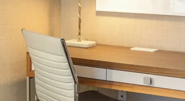Четырёхместный номер Classic The Lord Nelson Hotel & Suites