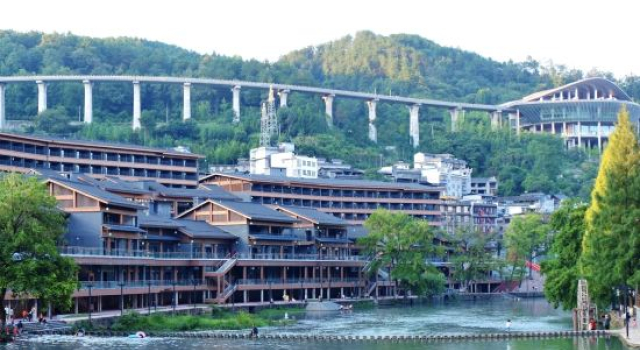 32/2000  Tuopan Shanju High-end River View Homestay (Fenghuang Ancient Town Branch), Book Hotel Xiangxi Hunan