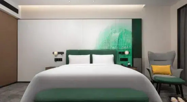 Люкс Business Hampton by Hilton Hotan