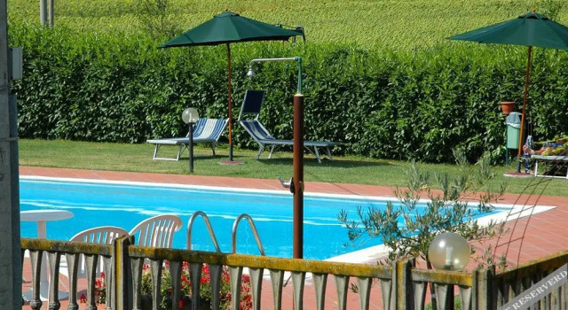 Casa Vacanze Vecchio Granaio, Забронировать Отель Отели Озера Тразимено 3 звезды, 3*