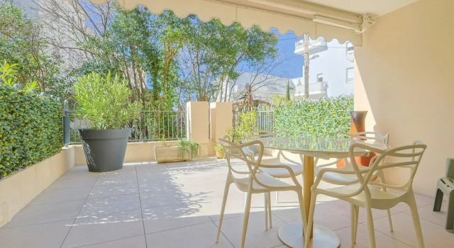403 Le Zen in Cannes