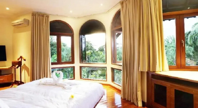 Вилла с 3 комнатами Cove Urbanest Inn