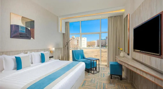 Полулюкс The Seasons Hotels