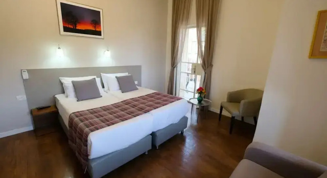 Suite junior cu balcon și cu vedere la oraș Scots House Hotel