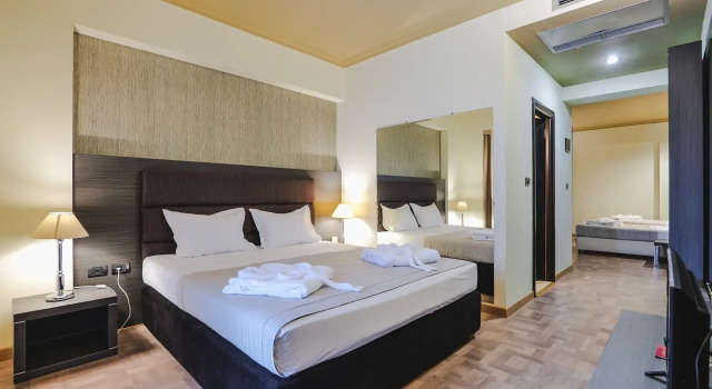 Rapos Resort Hotel, Đặt Khu nghỉ dưỡng Himare Vlorë County