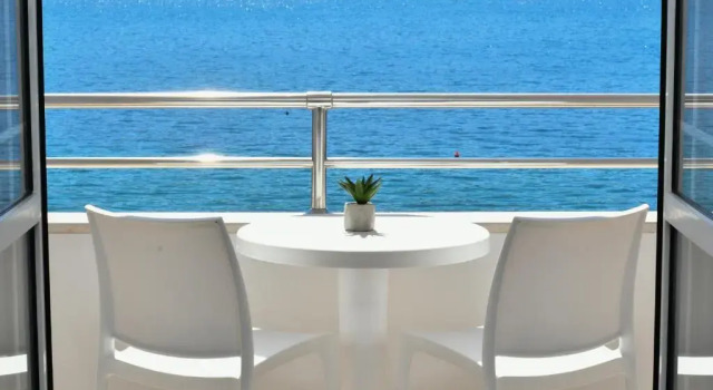 Двухместный номер Standard с видом на море Hotel Perla