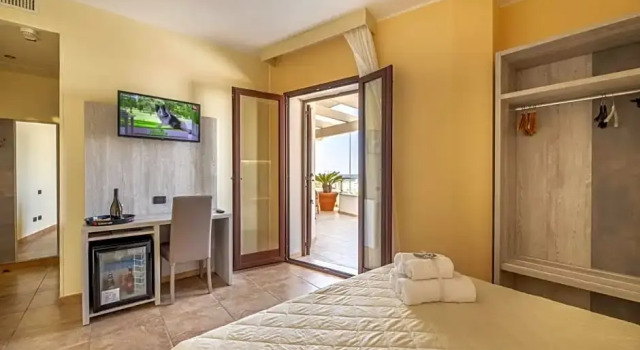 Двухместный номер Standard с балконом и с видом на море Hotel Salento Mirfran