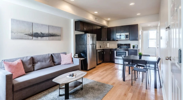 Апартаменты Private Rooftop With Views+modern 2BD & 1 Bath