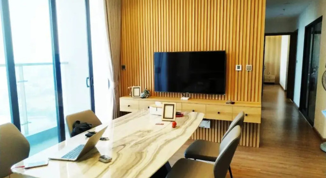 Апартаменты с 3 комнатами Apartment in Vinhomes Metropolis Lieu Giai