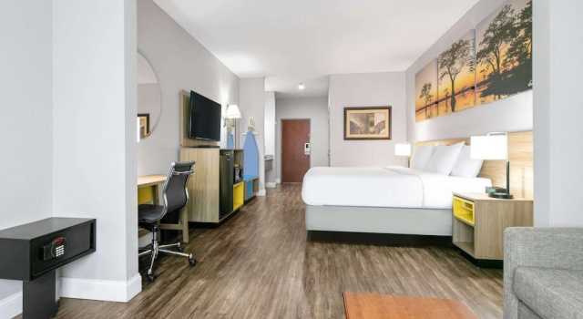 Одноместный люкс Days Inn & Suites by Wyndham Cabot