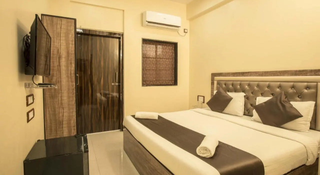 Hotel Apsara Near JJ Hospital