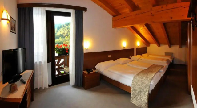 Четырёхместный номер Standard с балконом Hotel Ariston Garden & Spa