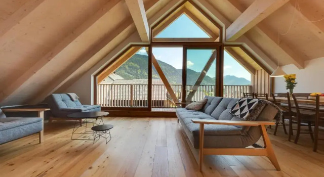 Апартаменты Stylish 2-Bed Top-Floor Apartment In Kranjska Gora