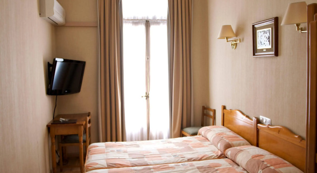 Hostal Andorra, Забронировать Отель Мадрид Провинция Мадрид, рядом с Дом-музей Лопе де Вега