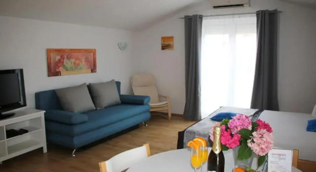 Студия с балконом Apartments Gavric