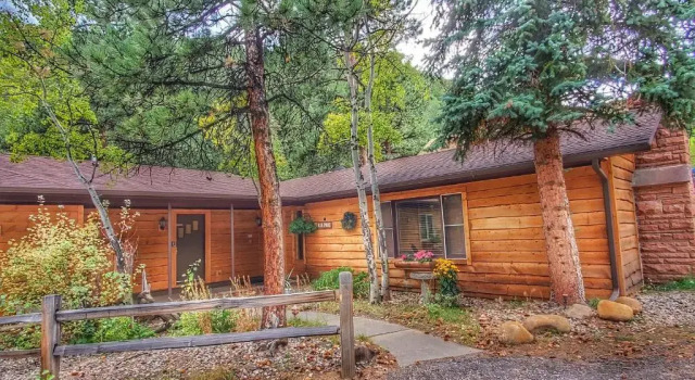 Номер Standard с 2 комнатами с видом на реку The Inn on Fall River & Fall River Cabins